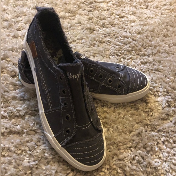 Blowfish Women's Play Canvas Slip-On Sneakers - Comfortable Casual Shoes In Black, Size 6.5 Medium (B,M)